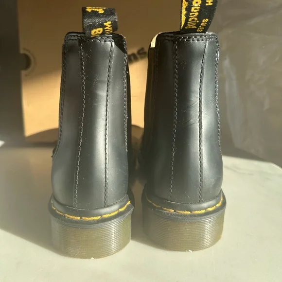 Like New Dr. Martens Airway 2976 Chelsea Boot Size 7 - Picture 3 of 11